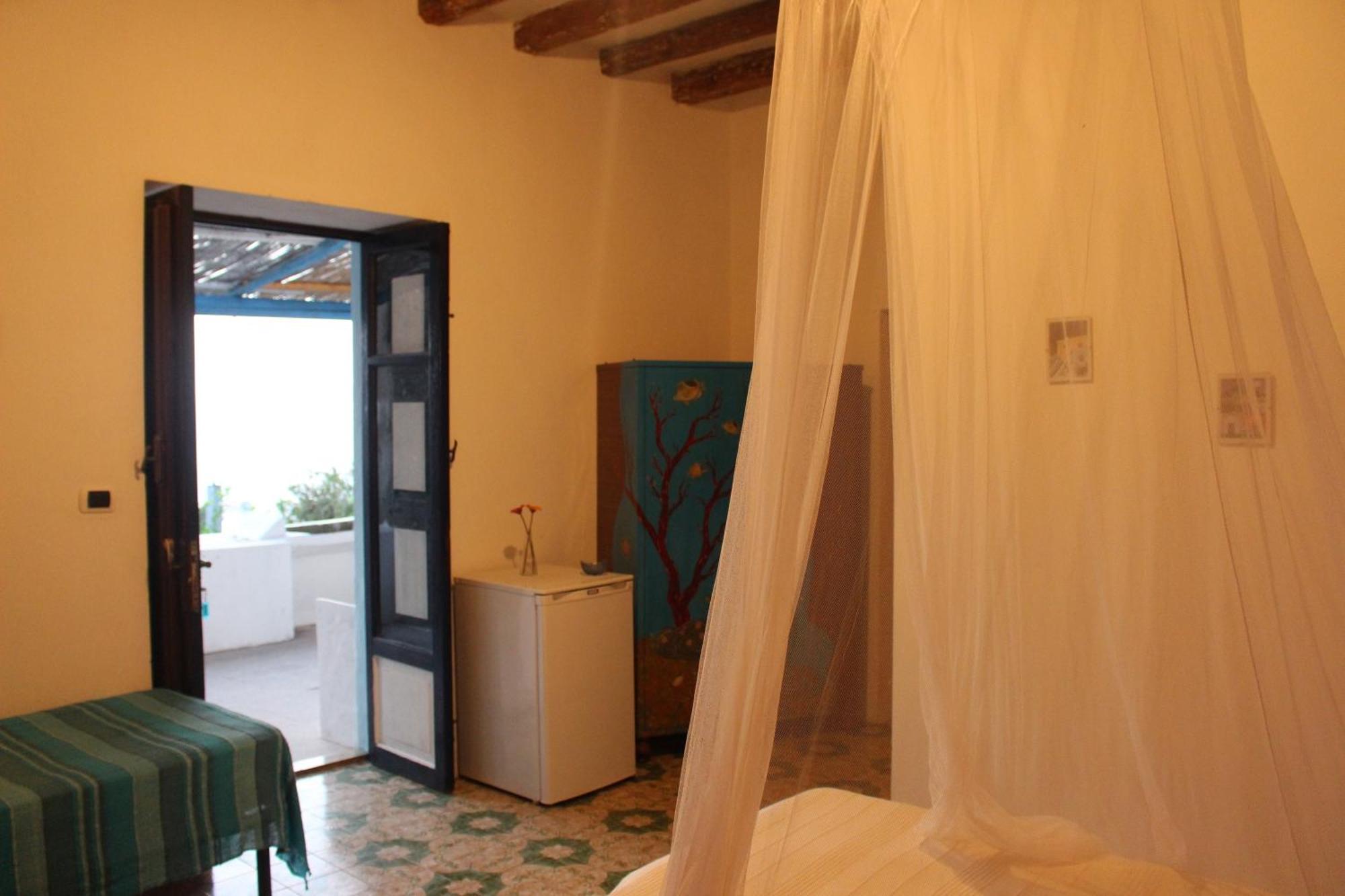Отель Casa Mare Blu Ginostra Номер фото