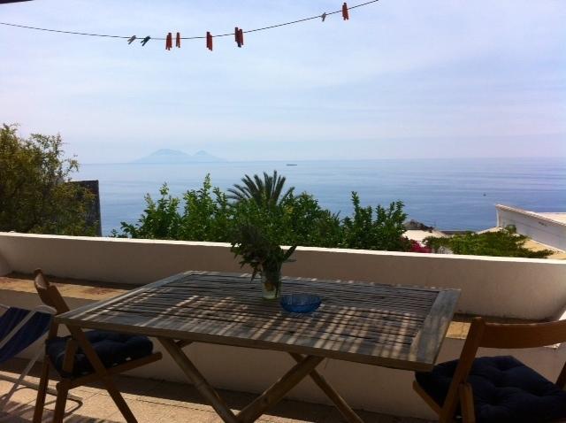 Отель Casa Mare Blu Ginostra Номер фото